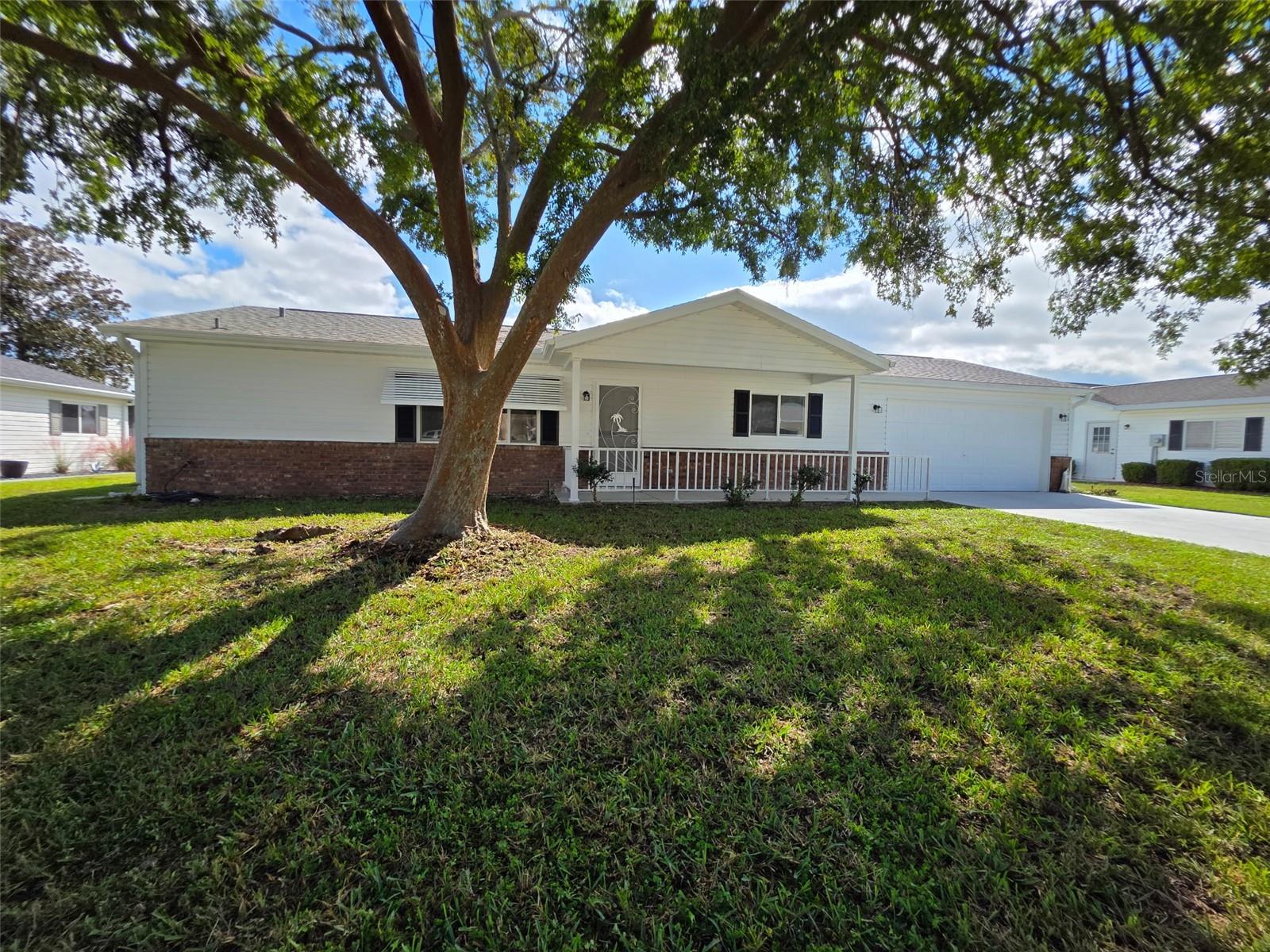 SPRUCE CREEK SOUTH - Residential Lease