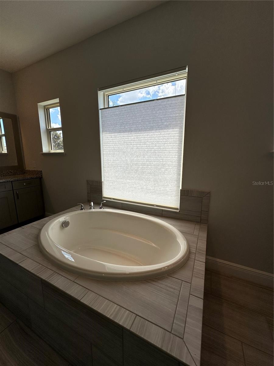 LAKESHORE PRESERVE PH 1 - Residential Lease