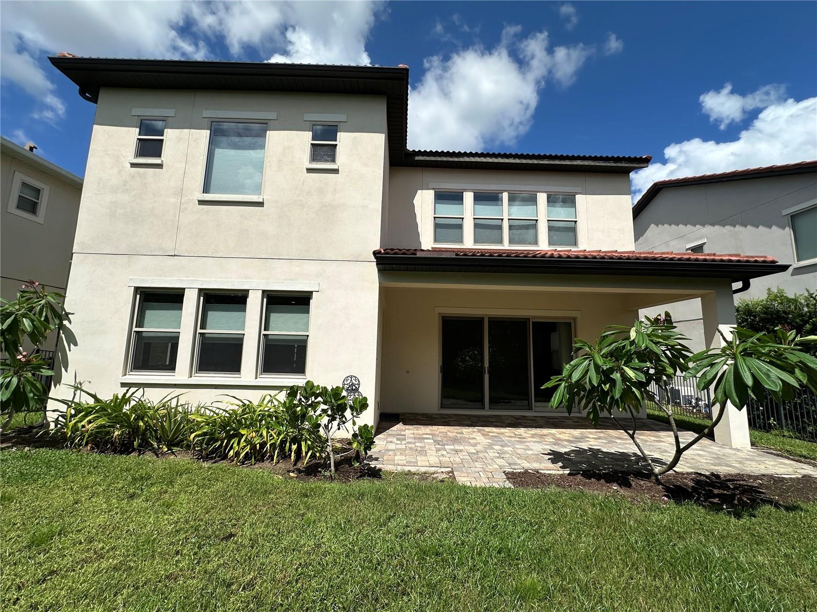 LAKESHORE PRESERVE PH 1 - Residential Lease