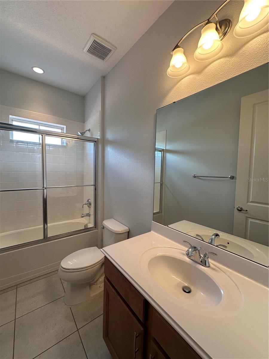 LAKESHORE PRESERVE PH 1 - Residential Lease