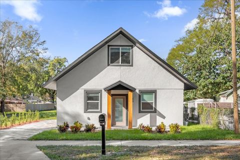 Property photo of 600 N Lakewood Avenue, Ocoee, FL 34761