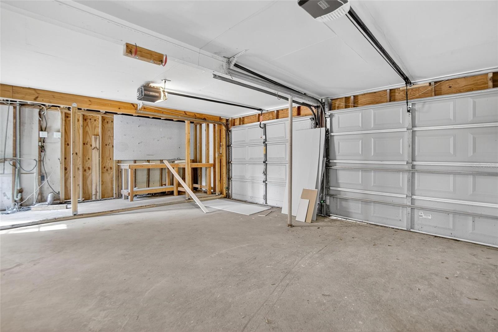 SUNSET PARK - Residential Lease