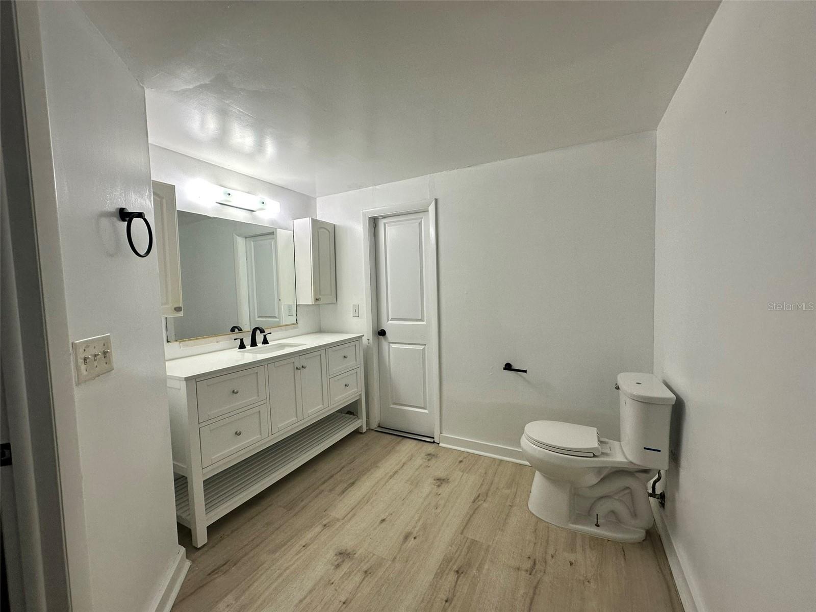 SUNSET PARK - Residential Lease