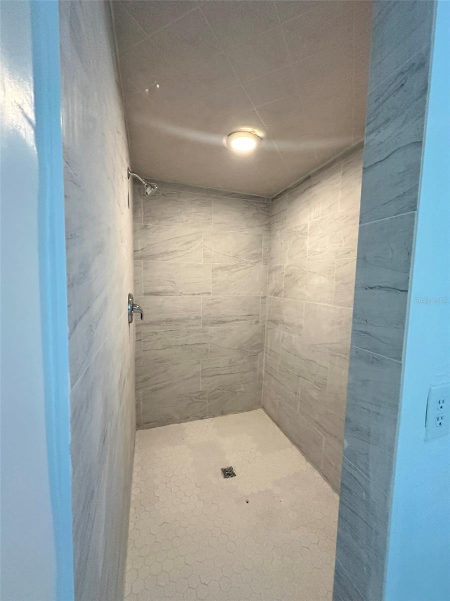 SUNSET PARK - Residential Lease