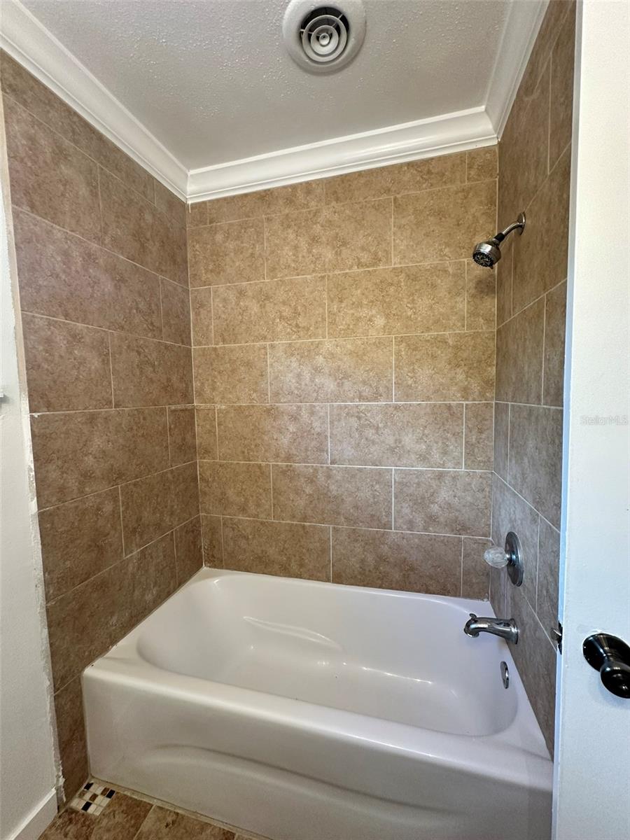 SUNSET PARK - Residential Lease