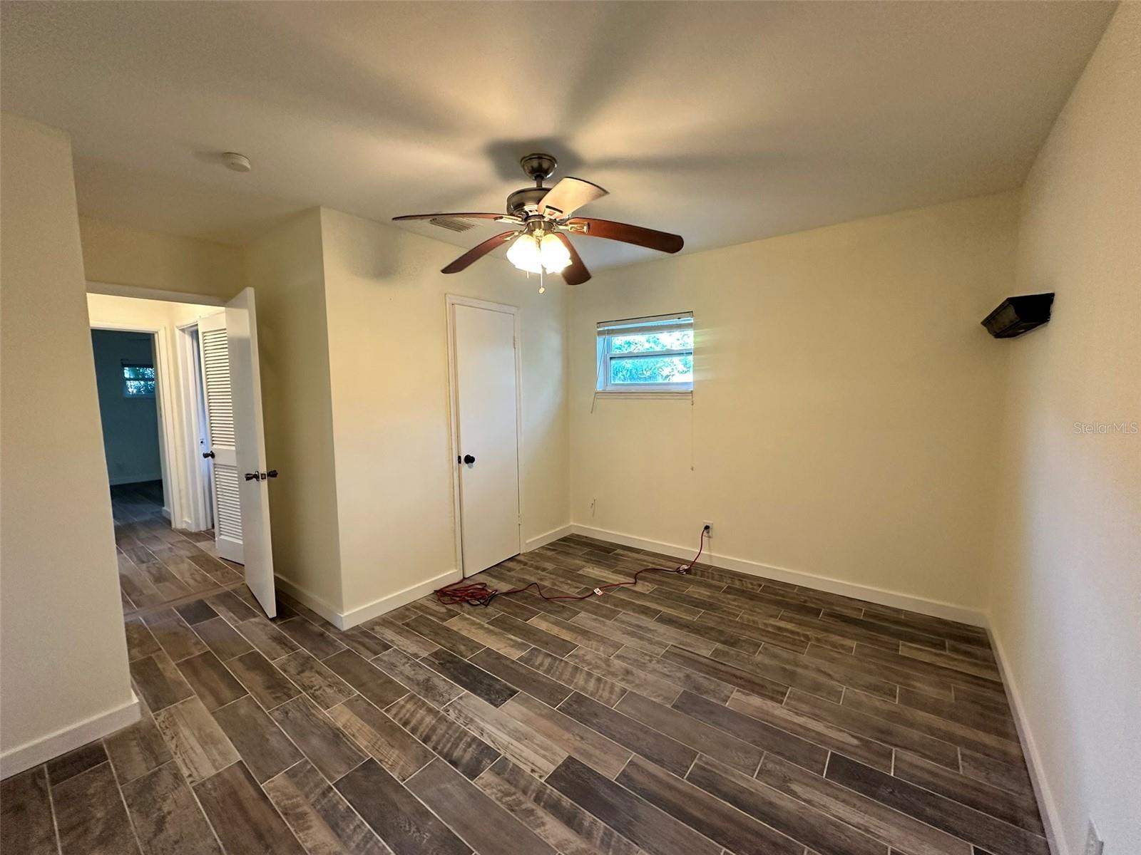 SUNSET PARK - Residential Lease