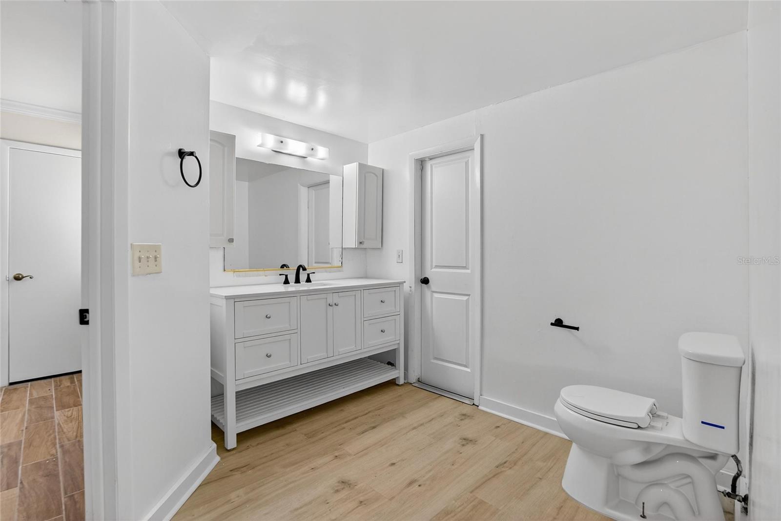 SUNSET PARK - Residential Lease