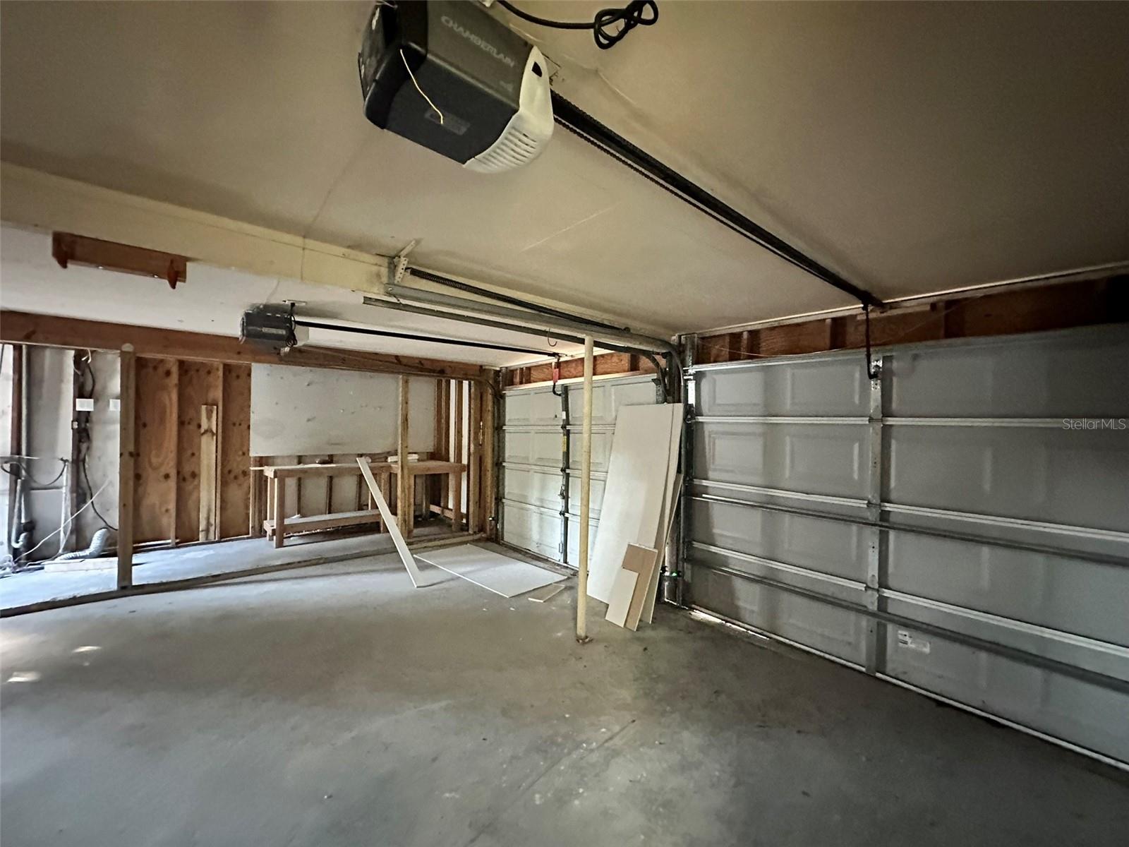 SUNSET PARK - Residential Lease