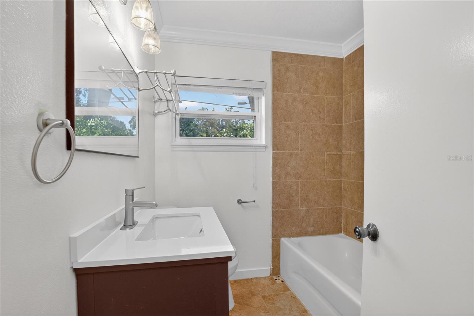 SUNSET PARK - Residential Lease