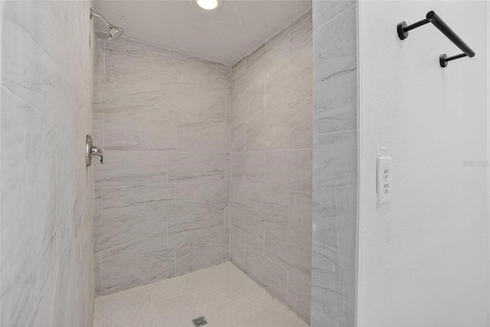 SUNSET PARK - Residential Lease