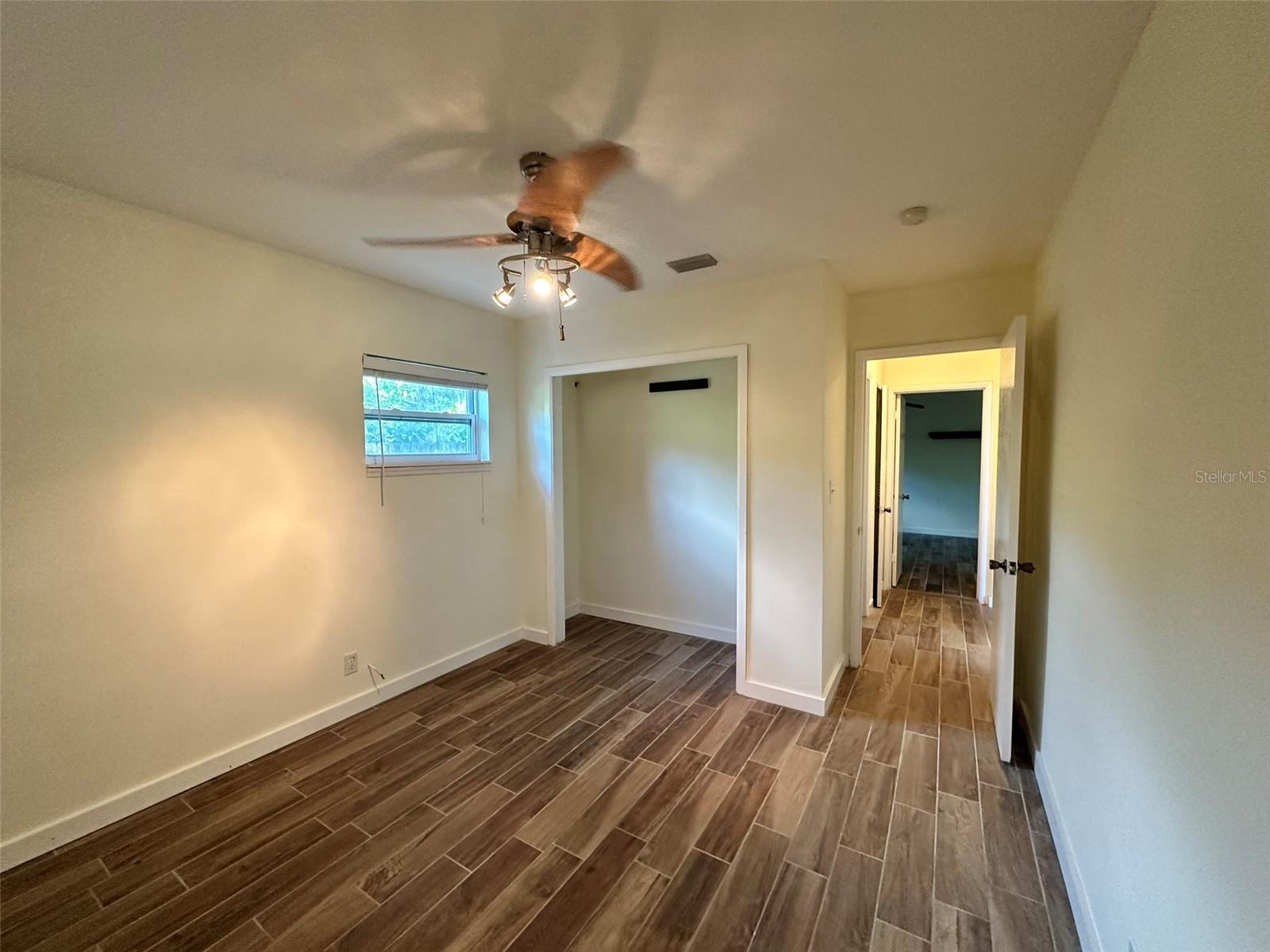 SUNSET PARK - Residential Lease