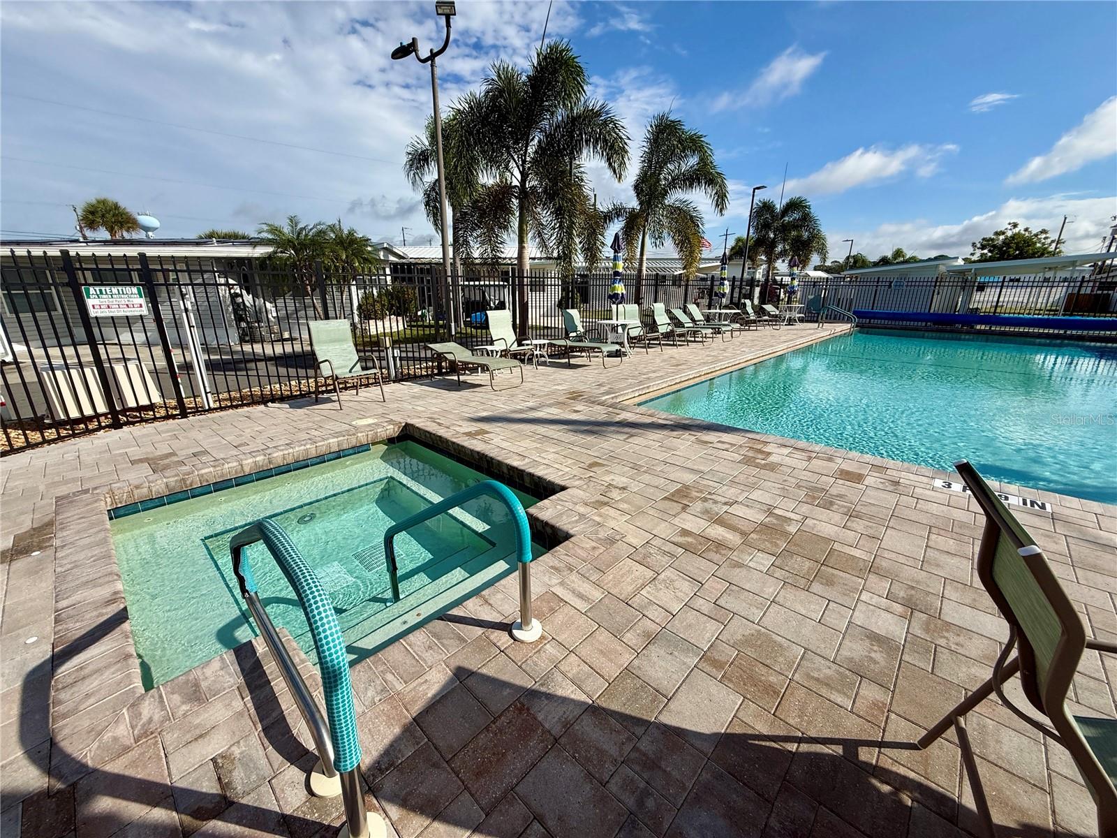 MOBILE ESTATES - Land