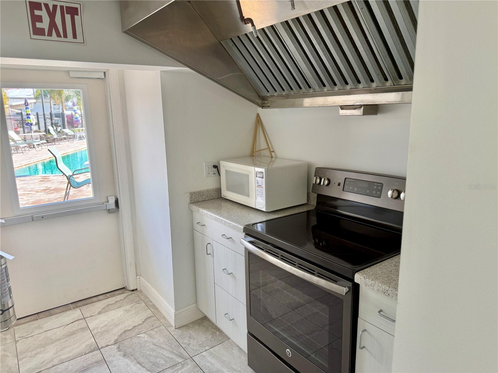 MOBILE ESTATES - Land