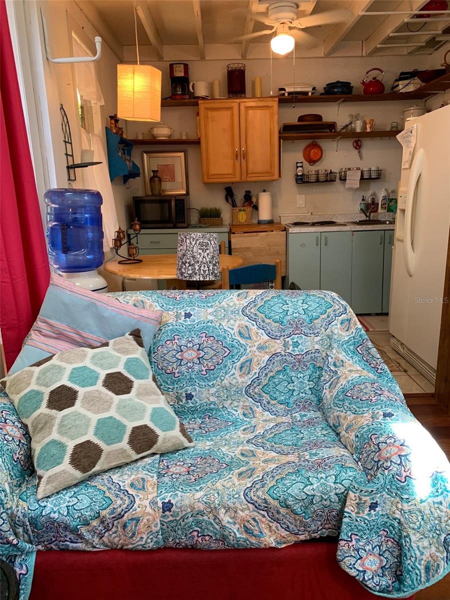 IMPERIAL COVE - Residential Lease