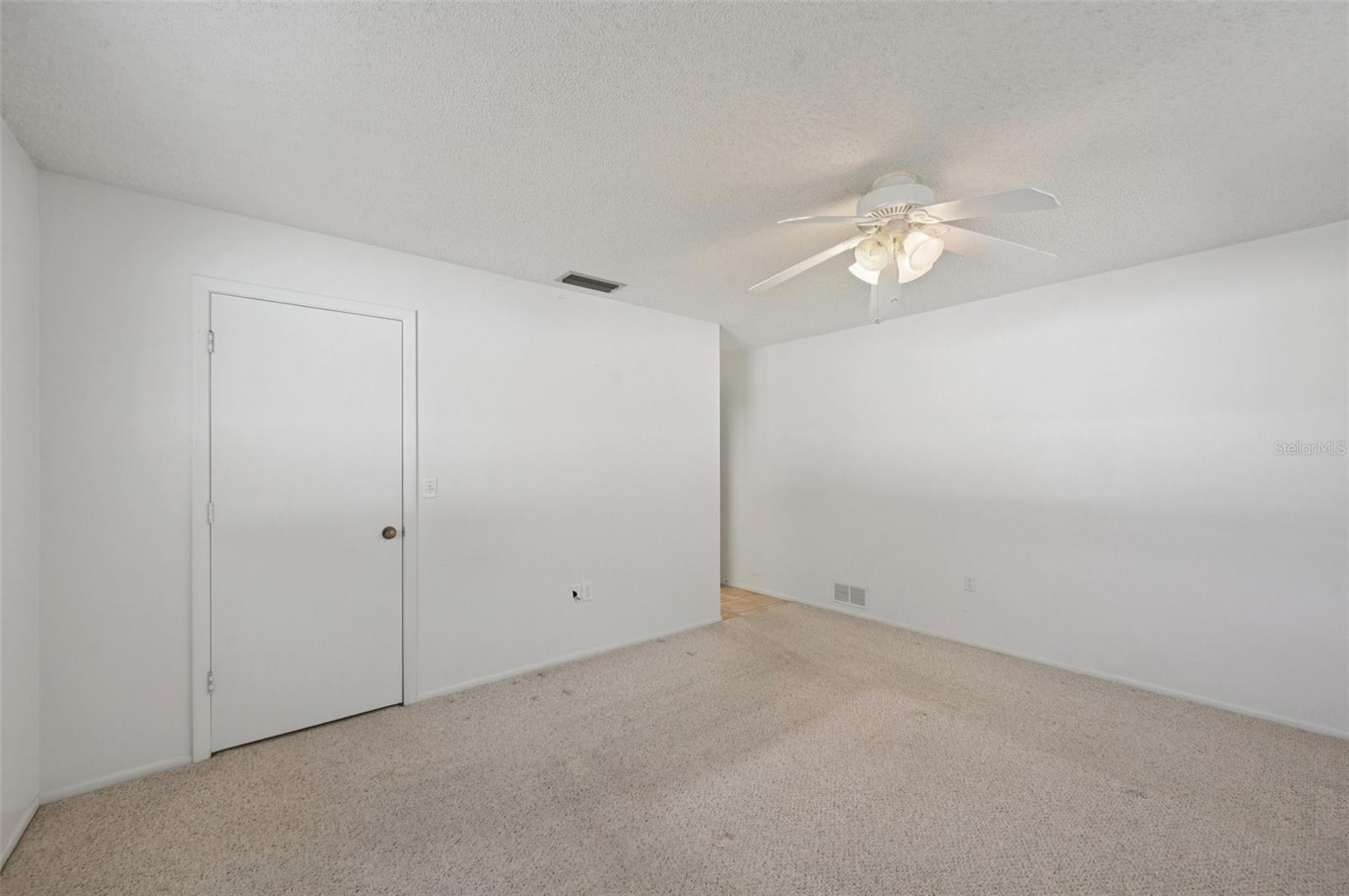 TROPICAL SHORES - Residential