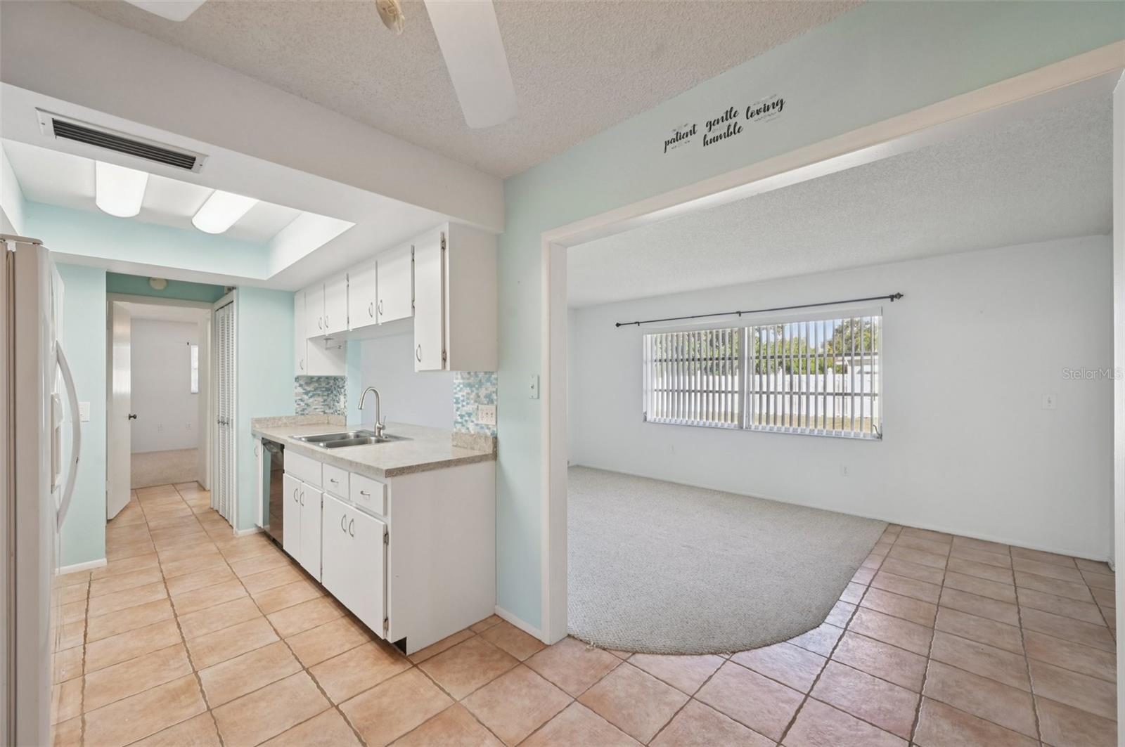 TROPICAL SHORES - Residential