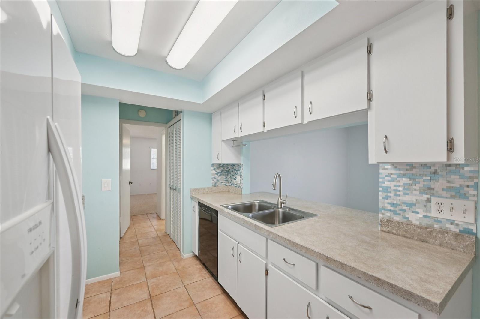 TROPICAL SHORES - Residential