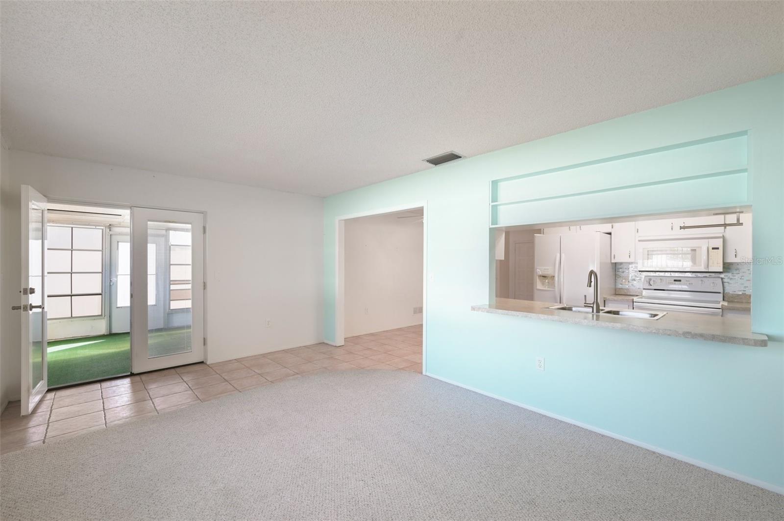 TROPICAL SHORES - Residential