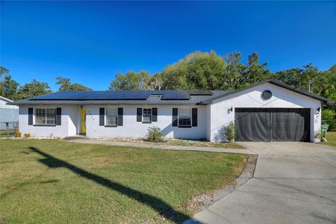 A home in WINTER HAVEN