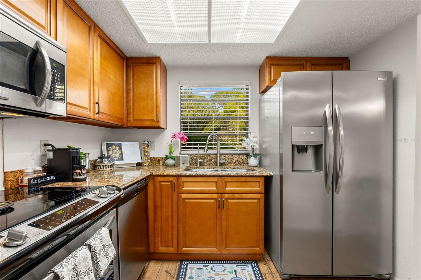 EAST LAKE WOODLANDS CLUSTER HOMES - Residential