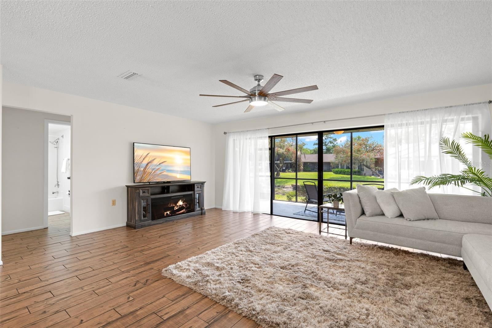 EAST LAKE WOODLANDS CLUSTER HOMES - Residential