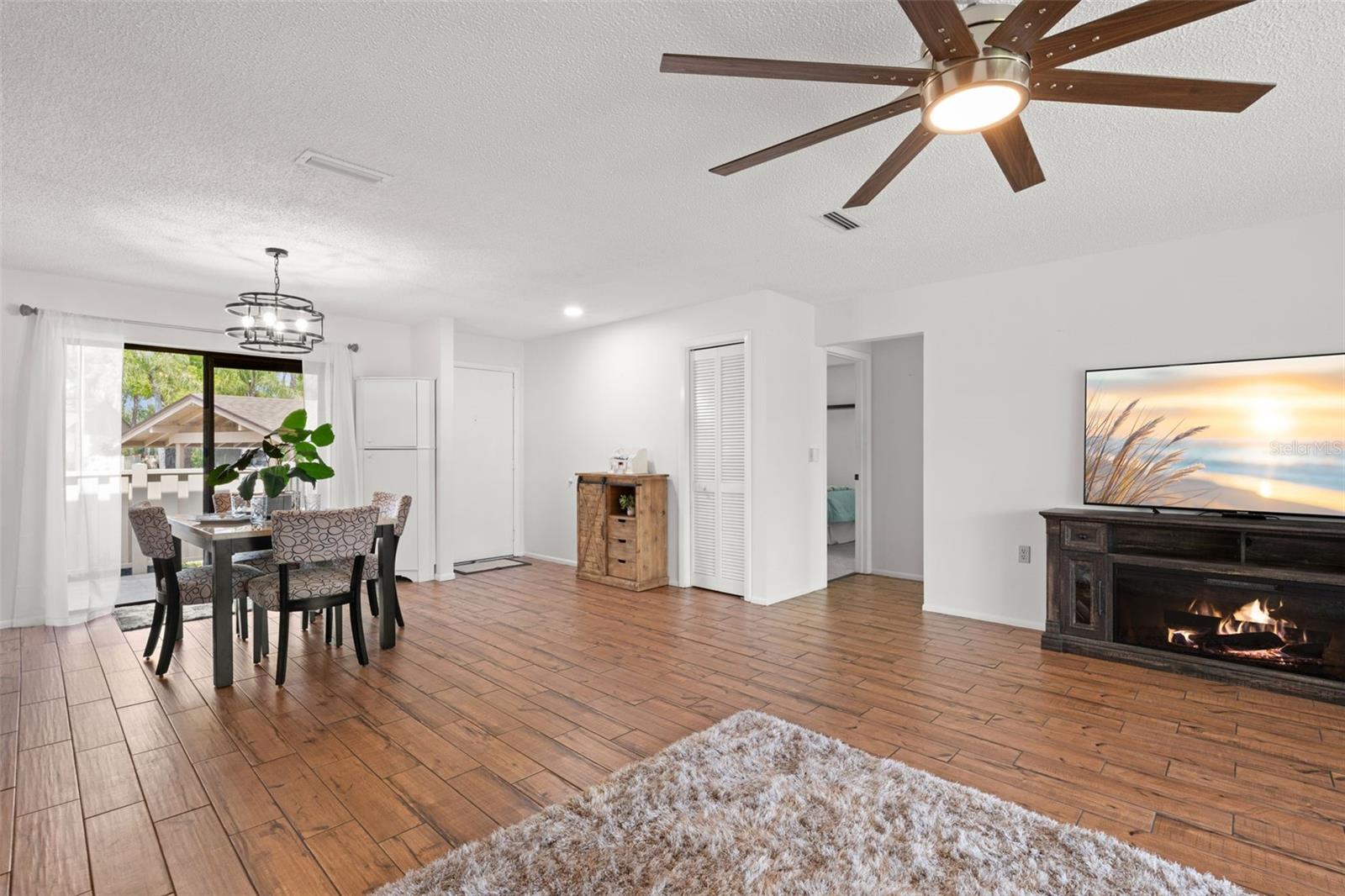 EAST LAKE WOODLANDS CLUSTER HOMES - Residential