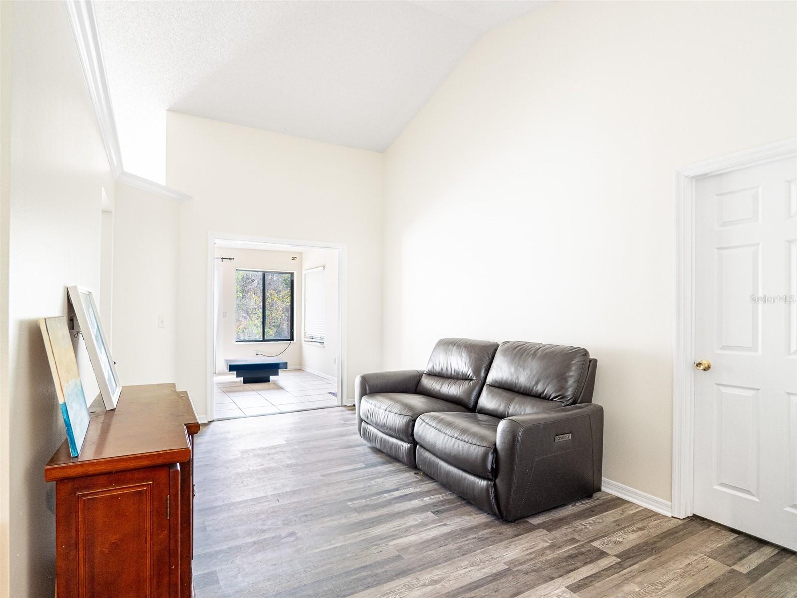 COUNTRY CREEK WOODLAND TERRACE - Residential