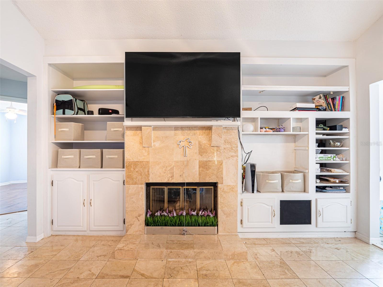 COUNTRY CREEK WOODLAND TERRACE - Residential