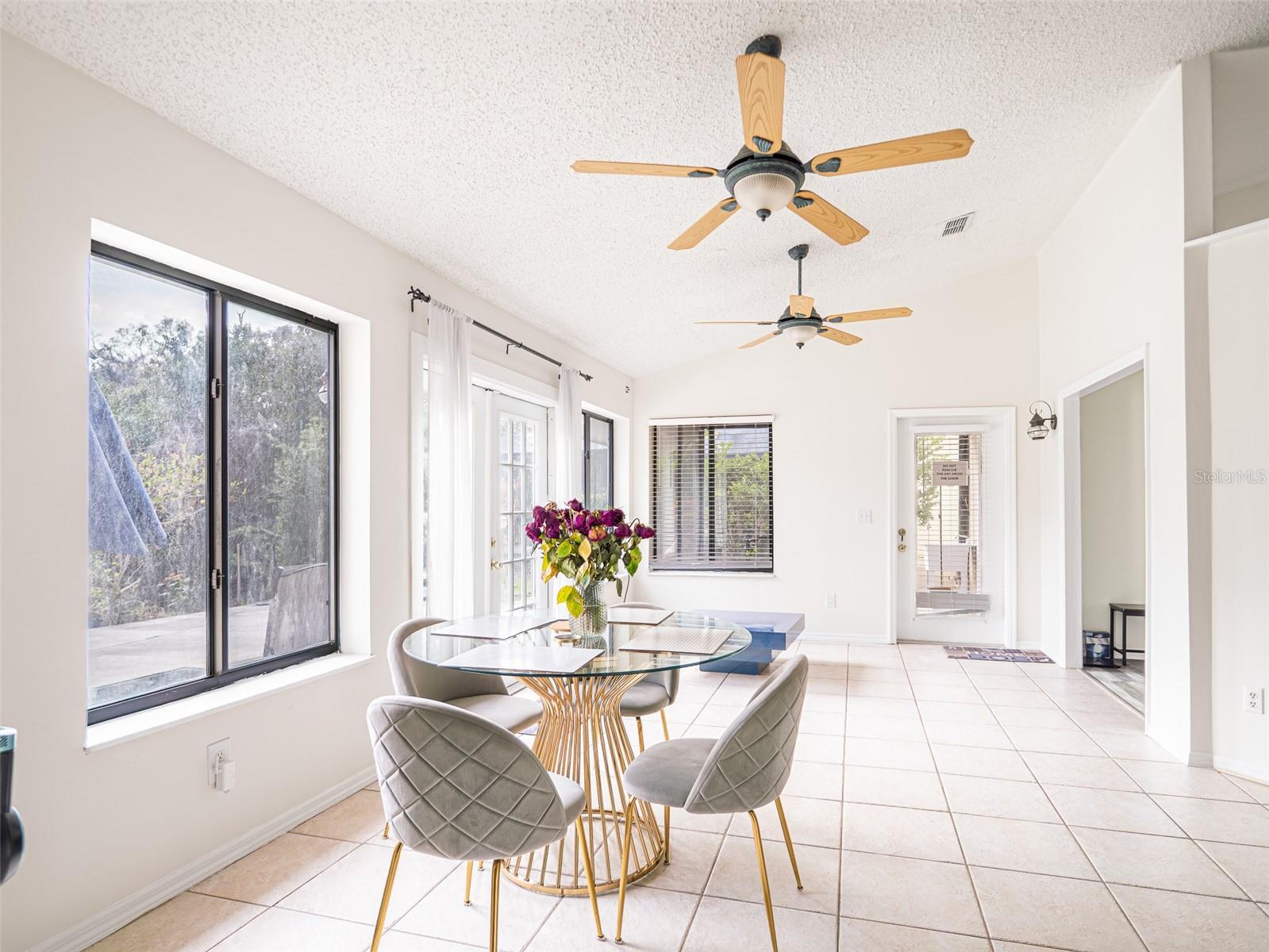 COUNTRY CREEK WOODLAND TERRACE - Residential