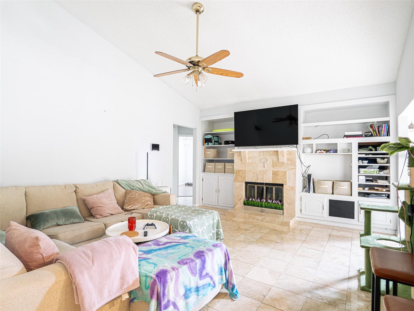 COUNTRY CREEK WOODLAND TERRACE - Residential