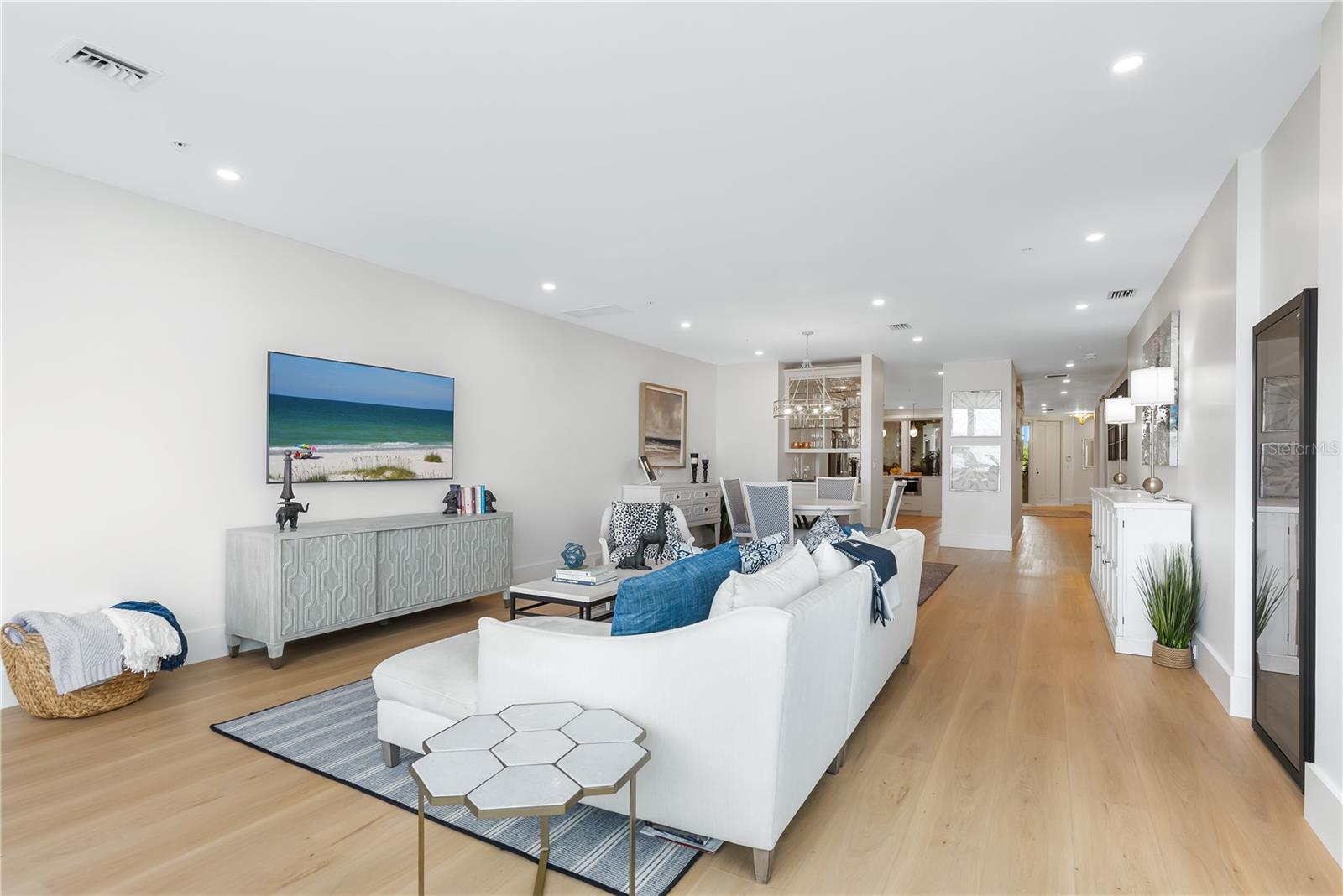 TANGERINE BAY CLUB - Residential