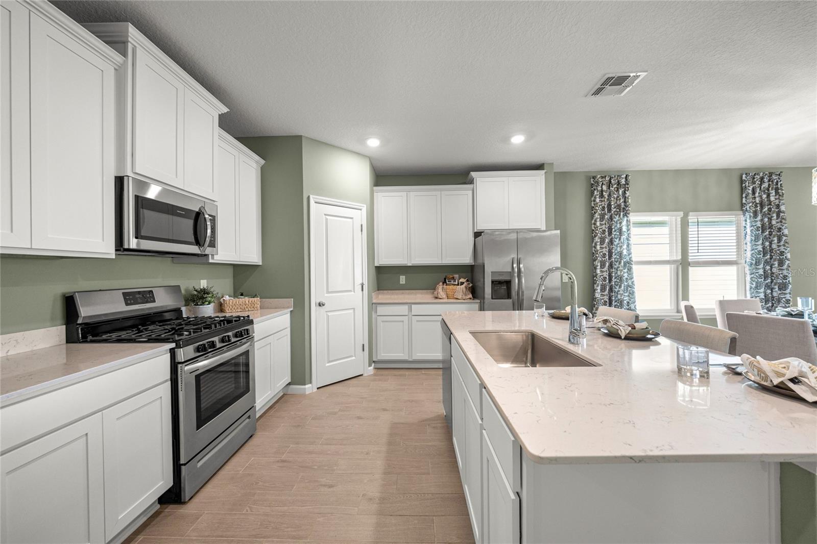 PIONEER RANCH - Residential