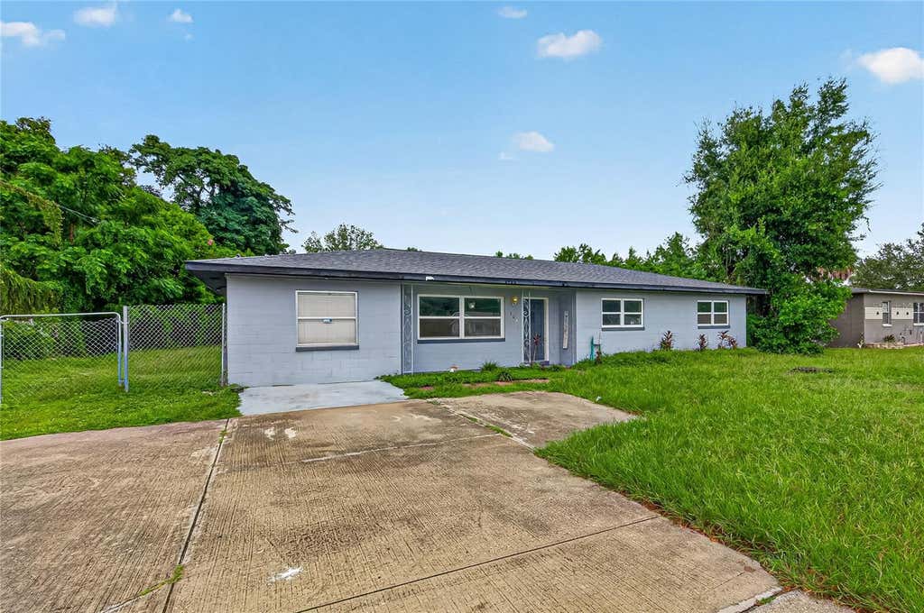 Photo of 708 N Parsons Avenue, Brandon, FL 33510 (MLS # TB8536703)