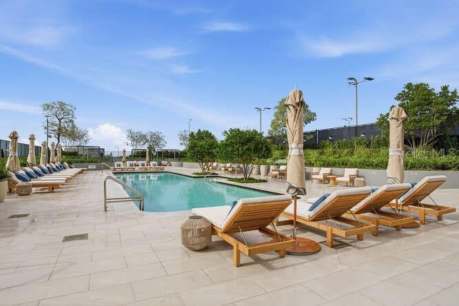 RITZ CARLTON RESIDENCES TOWER II - Residential