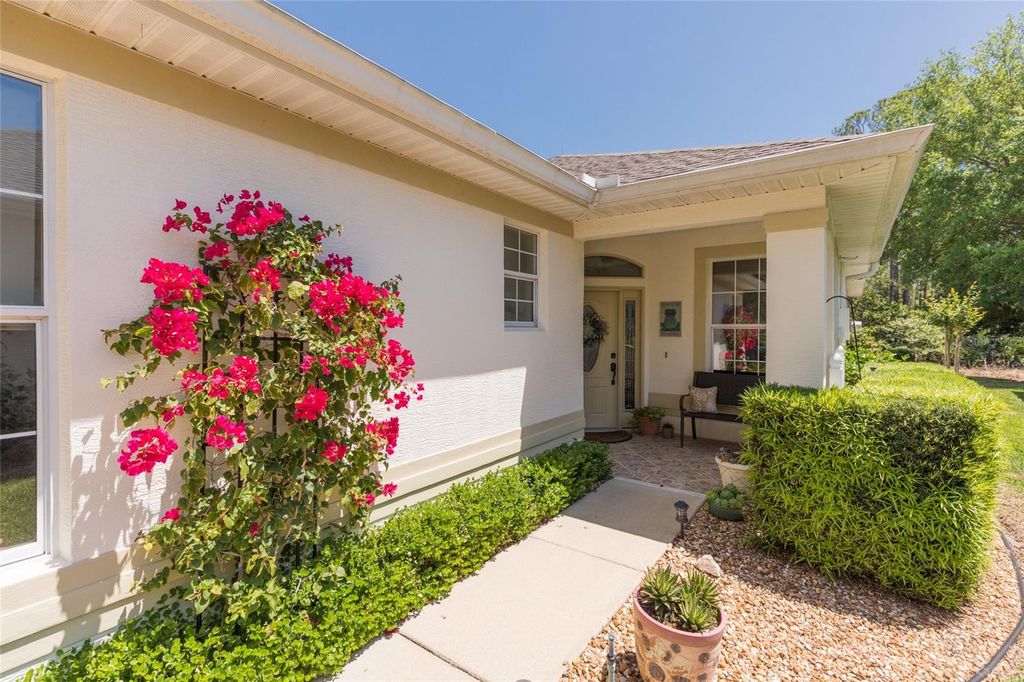 Photo of 22 Crosstie Court, Palm Coast, FL 32137 (MLS # FC312977)