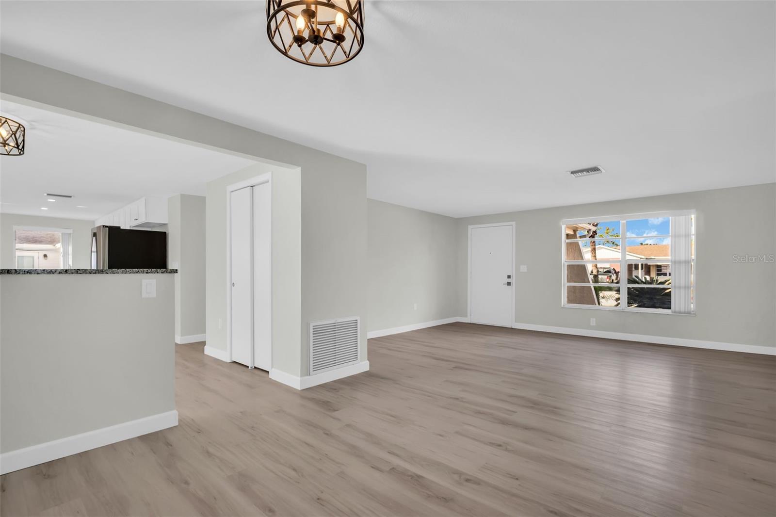 HILLANDALE - Residential