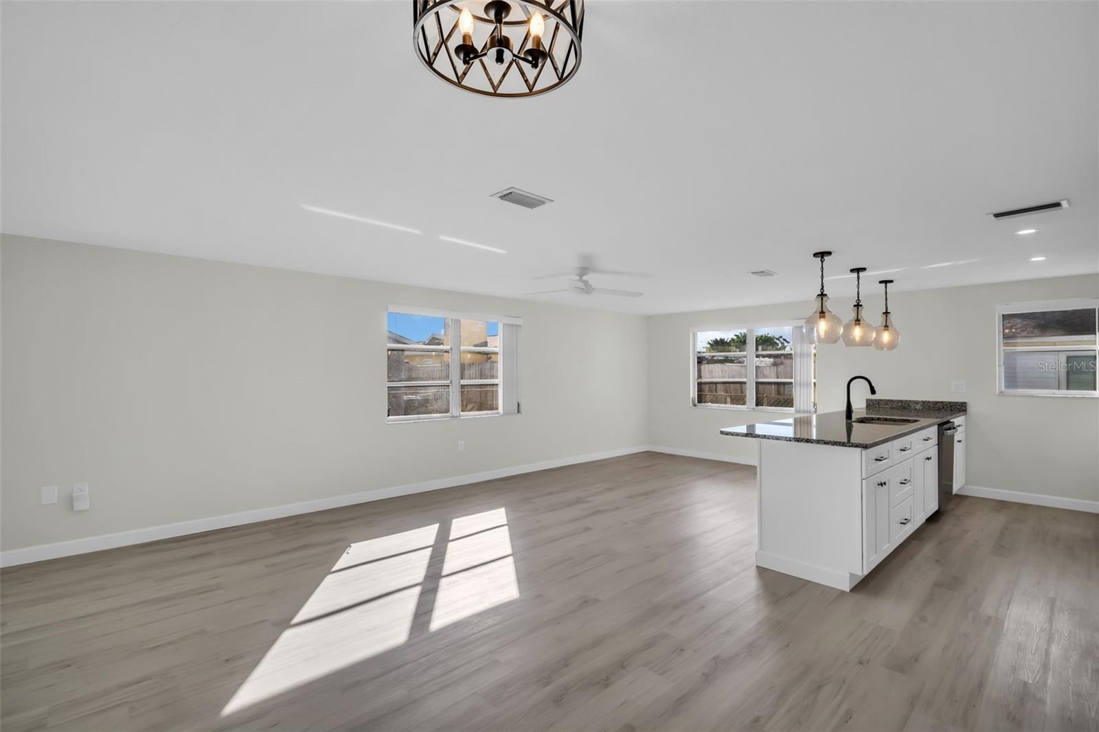 HILLANDALE - Residential