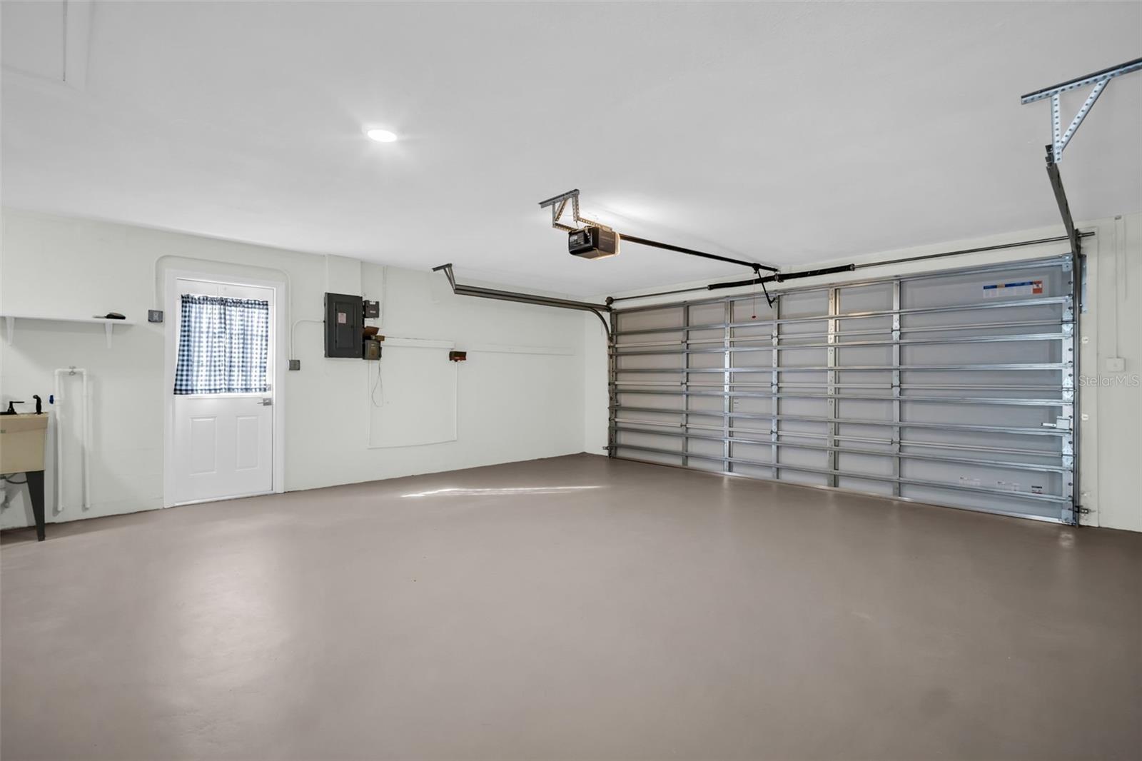 HILLANDALE - Residential