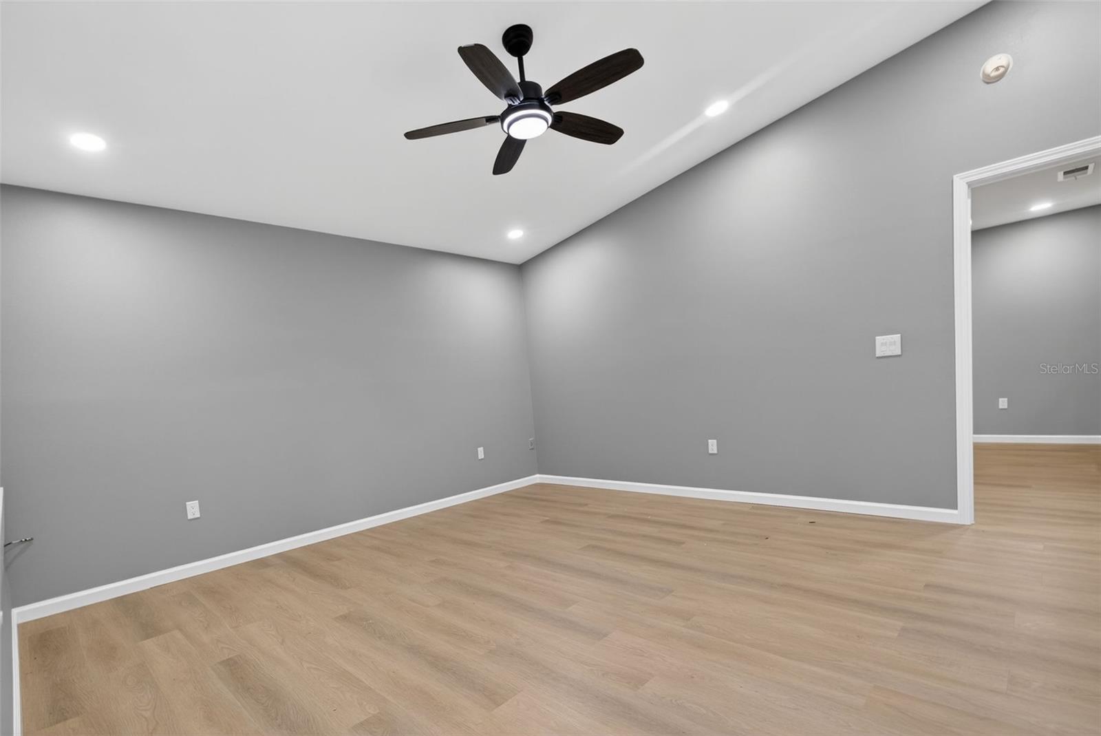 BEARDED OAKS - Residential