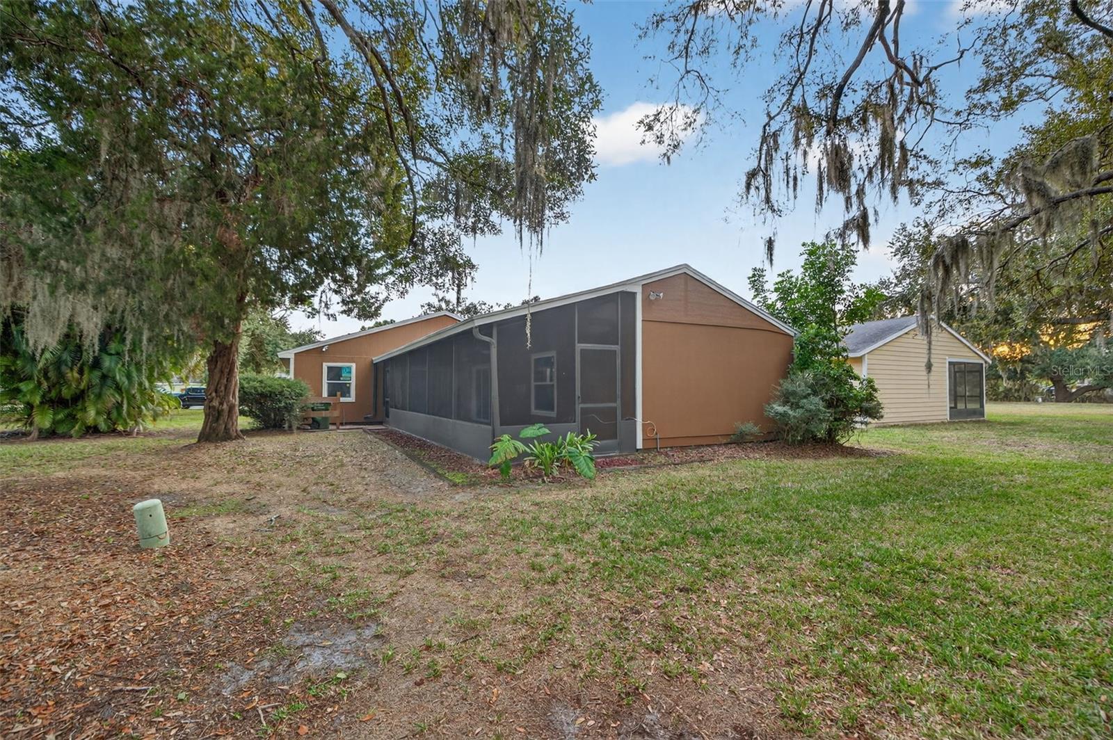 BEARDED OAKS - Residential