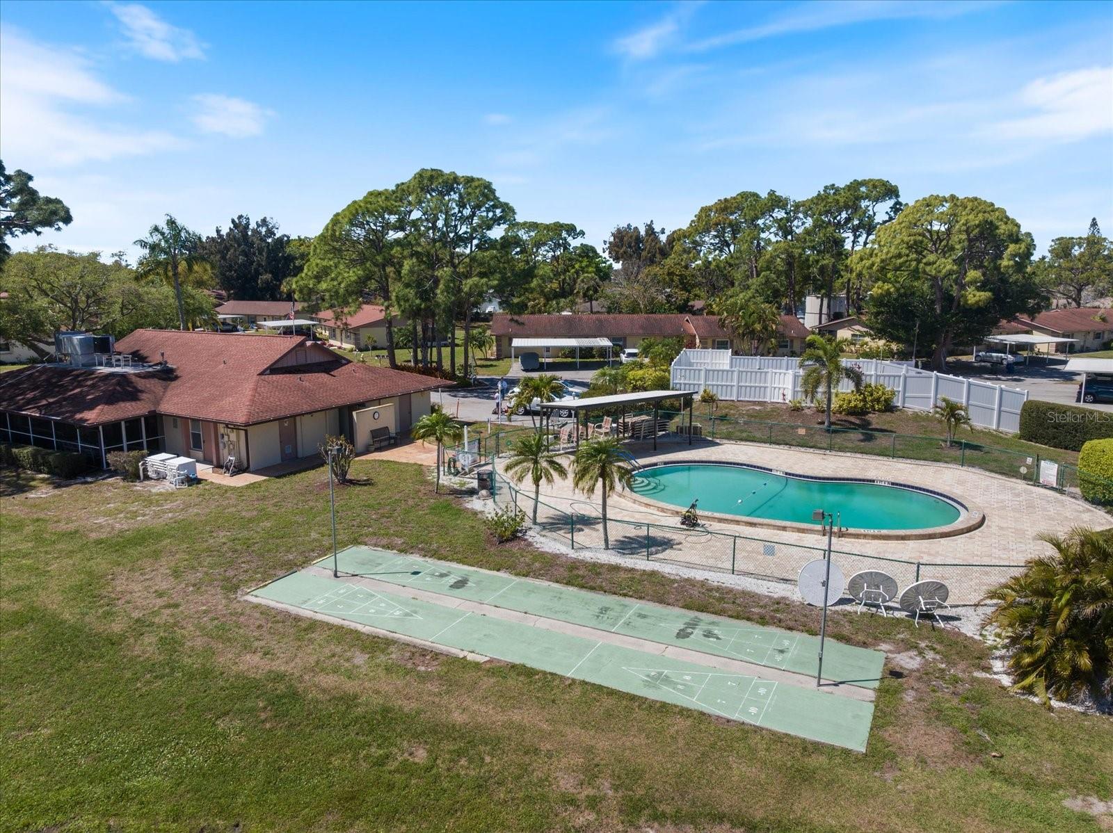 LAKE TIPPECANOE - Residential