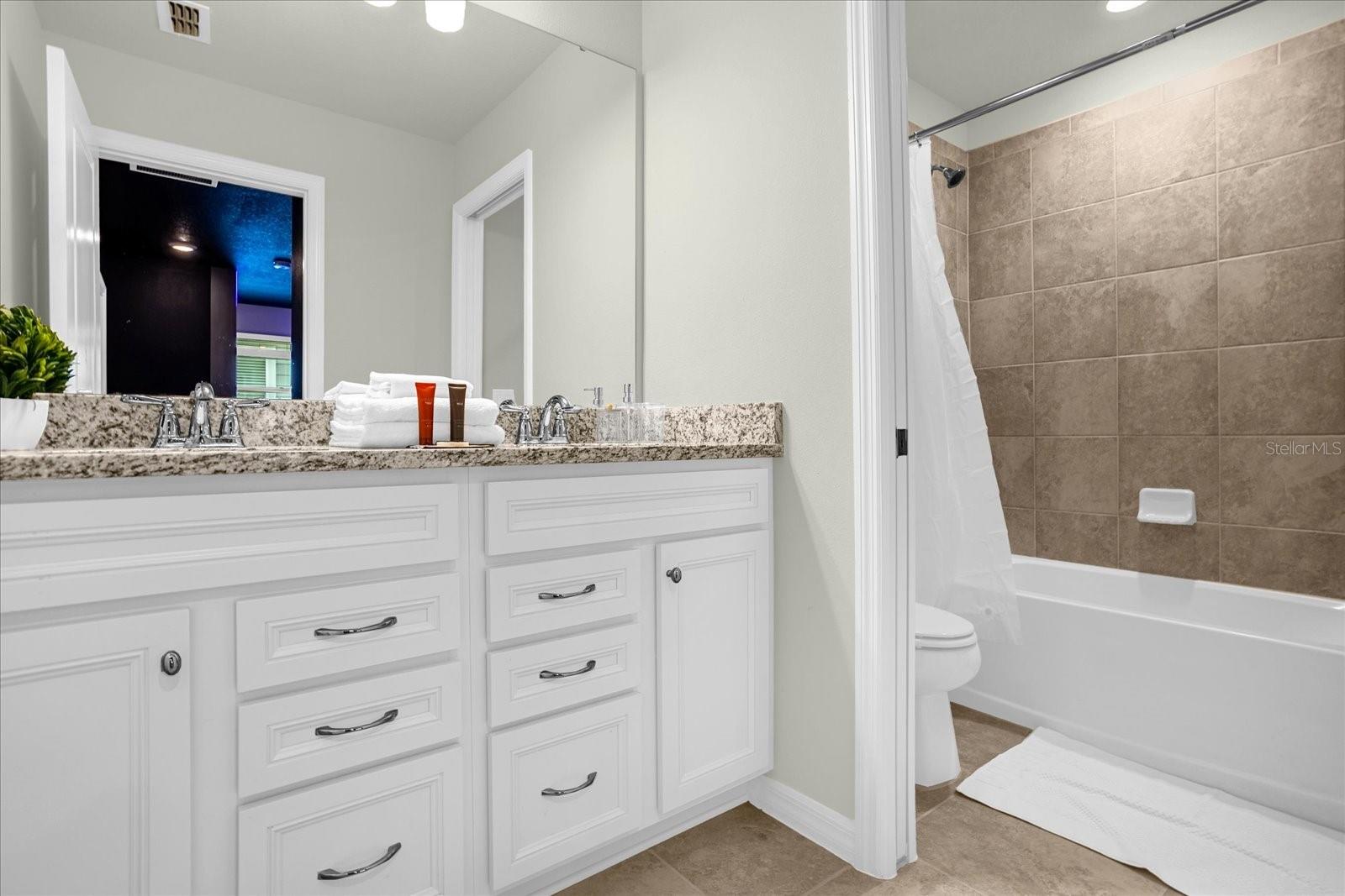 WINDSOR ISLAND RESIDENCE PH 2B - Residential