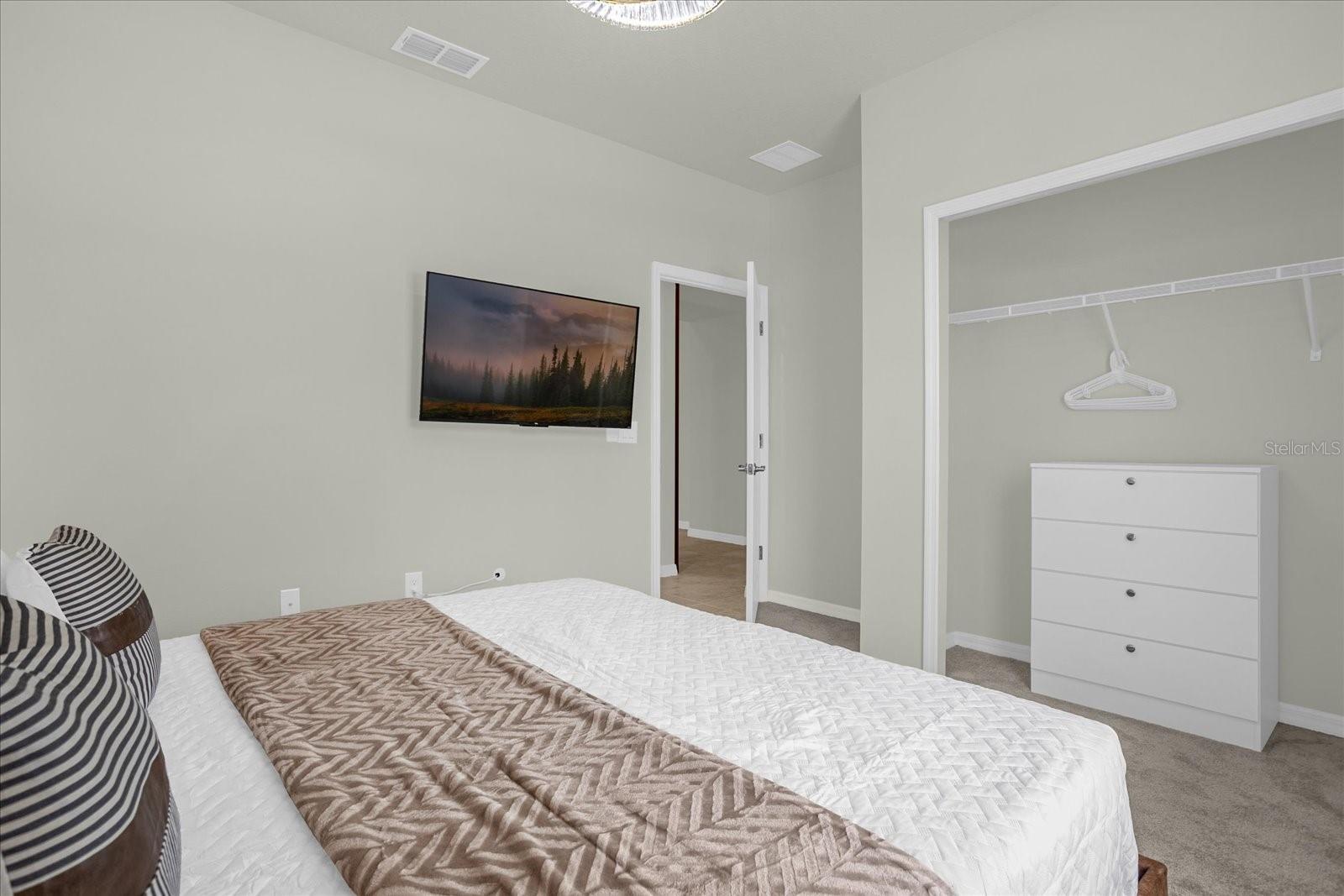 WINDSOR ISLAND RESIDENCE PH 2B - Residential