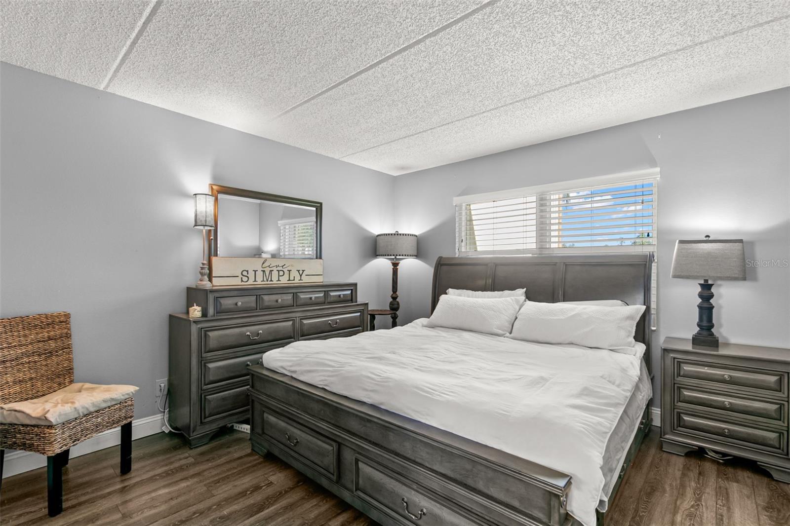 EAST LAKE WOODLANDS WOODLAKE RUN - Residential Lease