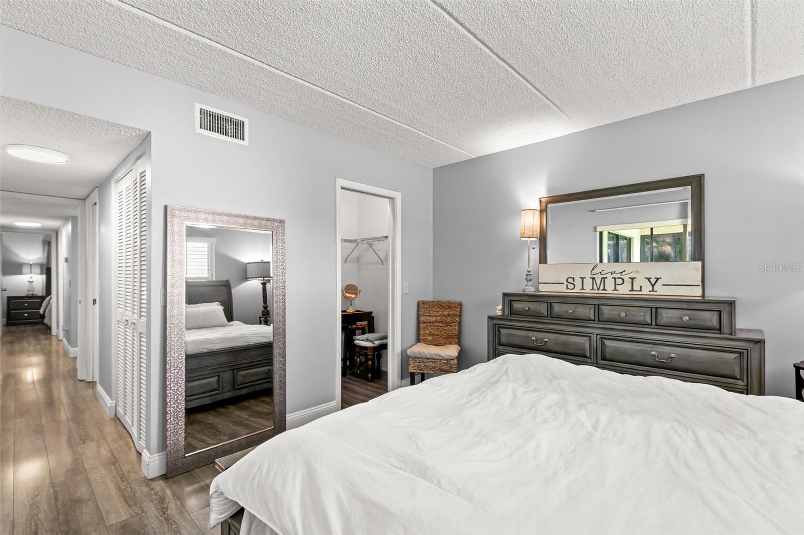 EAST LAKE WOODLANDS WOODLAKE RUN - Residential Lease