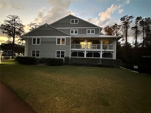 A home in PALM HARBOR