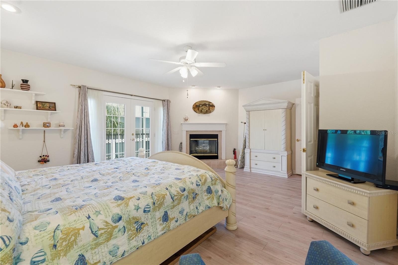 TERN BAY TWNHMS - Residential