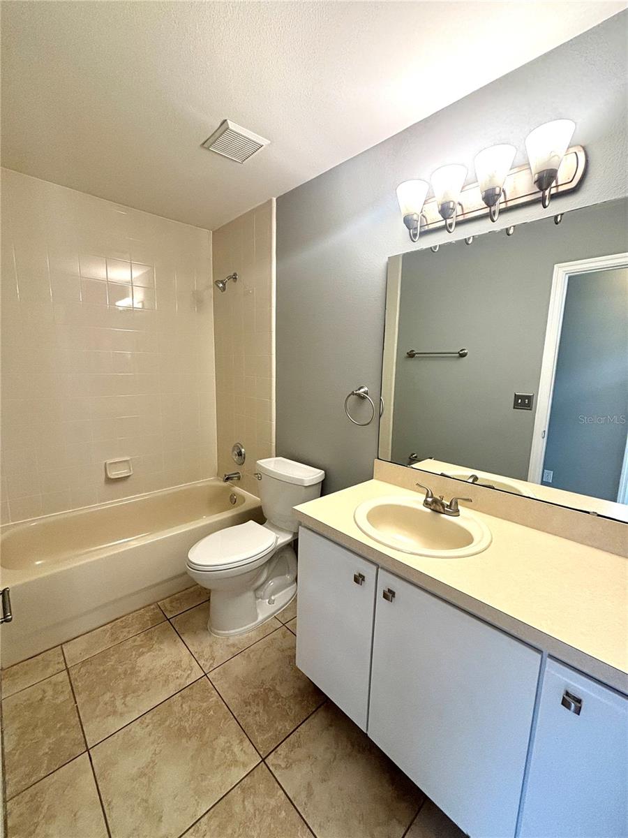 SPRING VALLEY PH VI SUB - Residential Lease