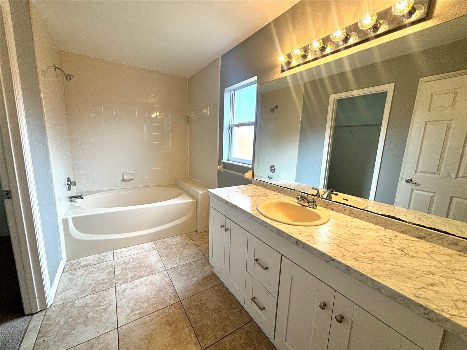 SPRING VALLEY PH VI SUB - Residential Lease