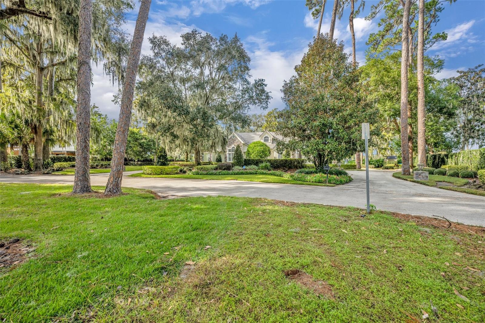 SICILIAN SHORES - Land